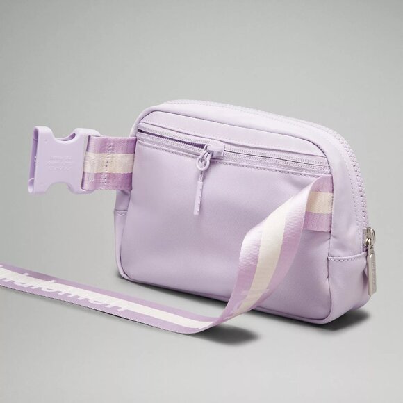 NWT Lululemon Everywhere Belt Bag 1L Wordmark - Lilac Ether - Picture 5 of 8